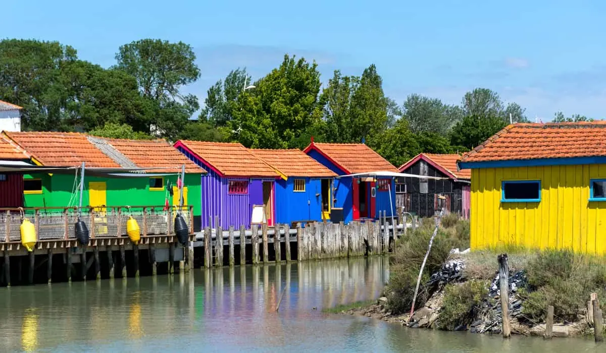 Cabanes ostréicoles colorées