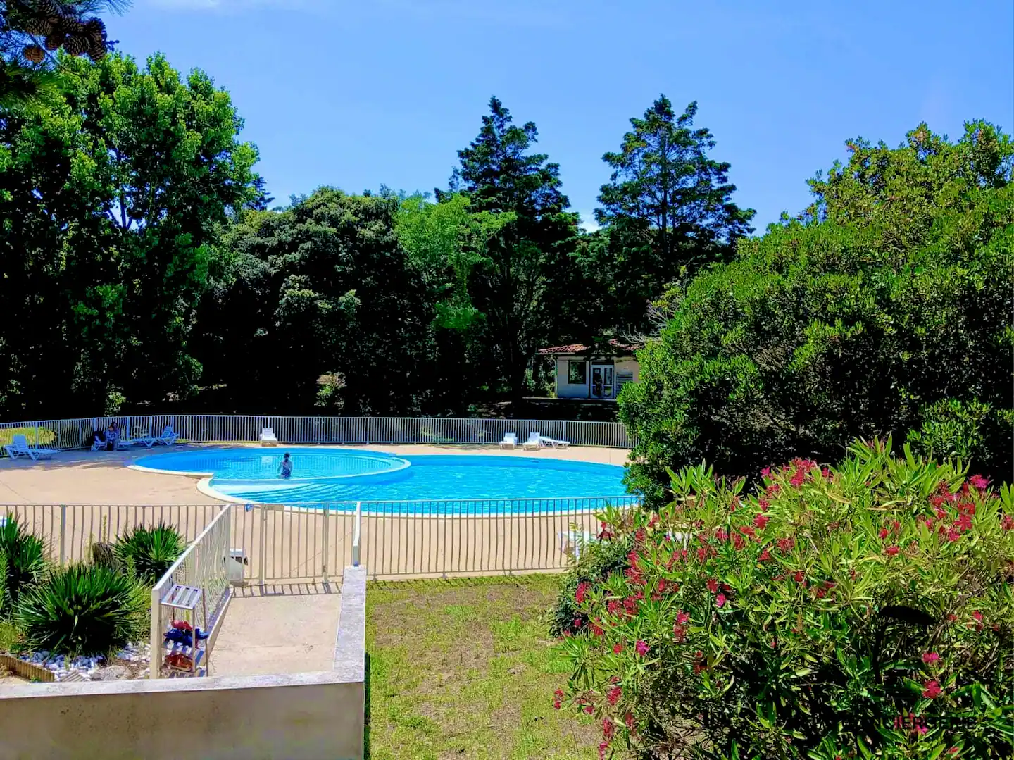 Petite maison avec piscines - Proche plage - Photo 9